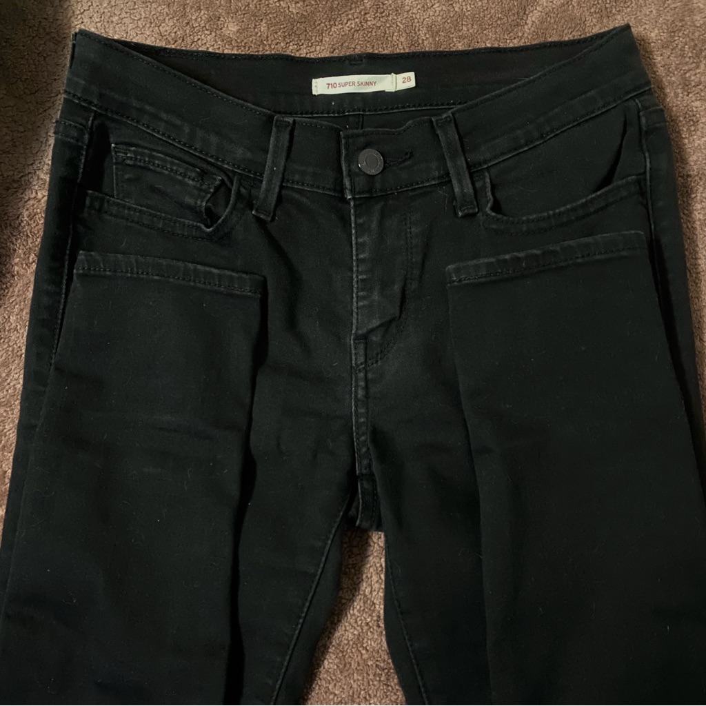 Levis 710 Jeans